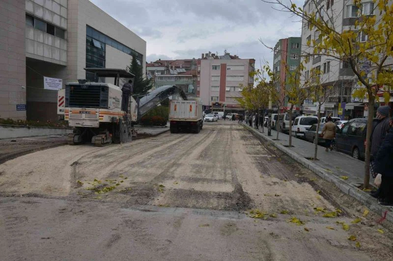 Isparta Meydan AVM etrafında çevre düzenlemesi yapılıyor
