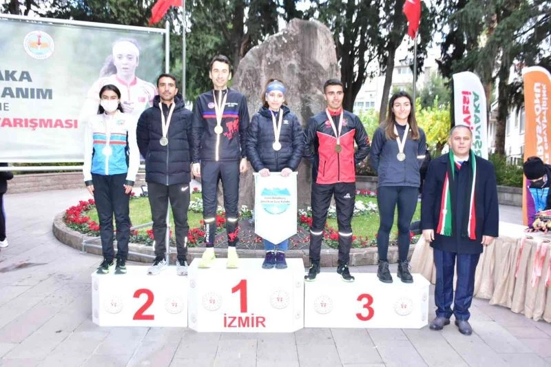 İnönü Belediyesi sporcuları İzmir yarışlarında madalyaları topladı
