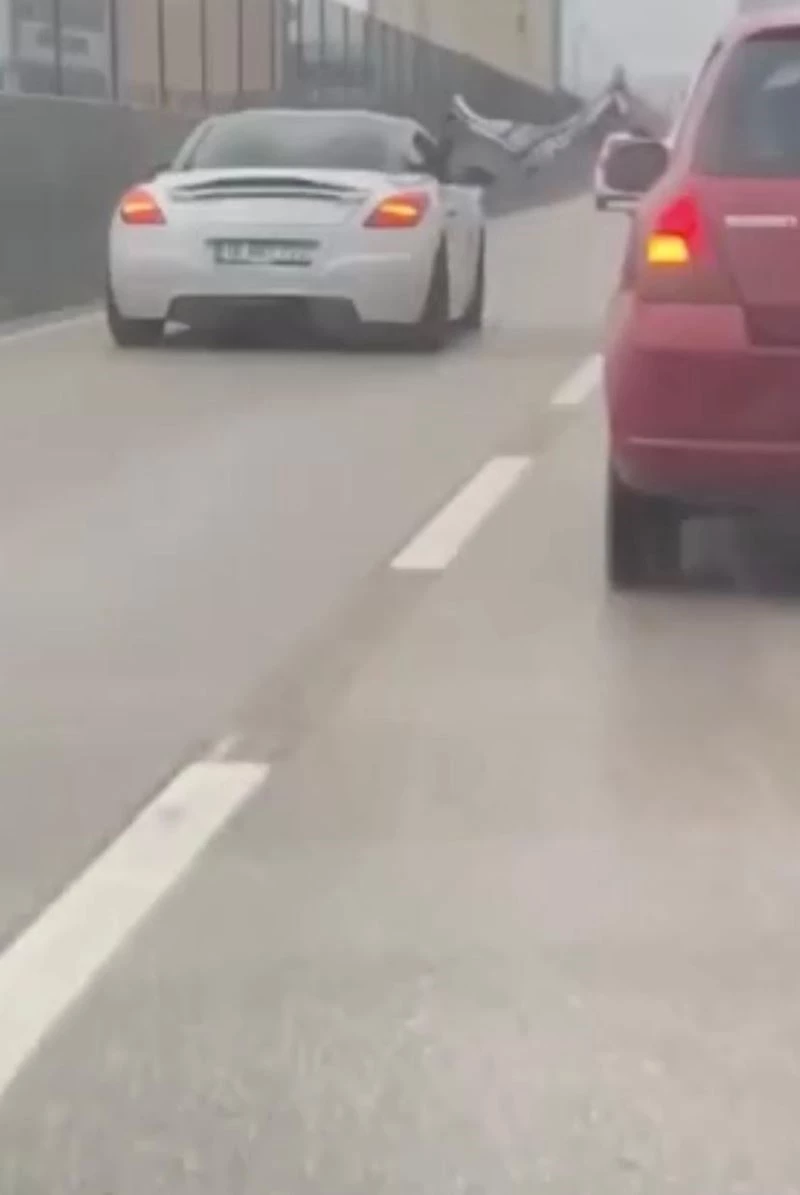 Bursa’da asker eğlencesi için trafiği böyle kapattılar
