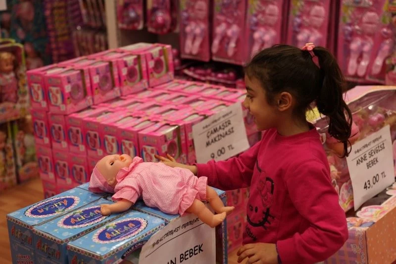 Çin’den ithal edilen plastik oyuncaklarla ilgili tehlike uyarısı
