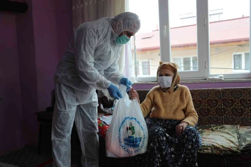 Pamukkale Belediyesi Sosyal Market ile tüm gönüllere dokunmaya devam ediyor
