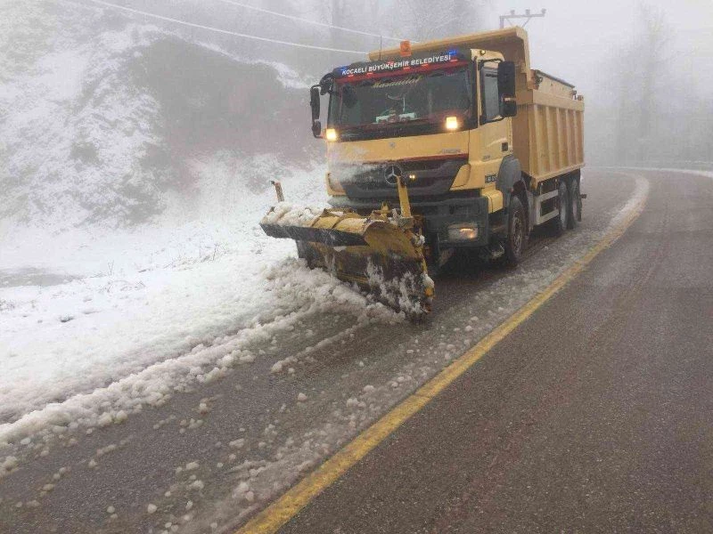 Büyükşehir 15 bin ton tuz rezervi depoladı
