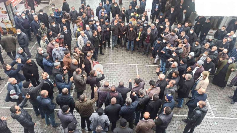 Malatya’da esnaf doların düşüşünü halaylarla kutladı
