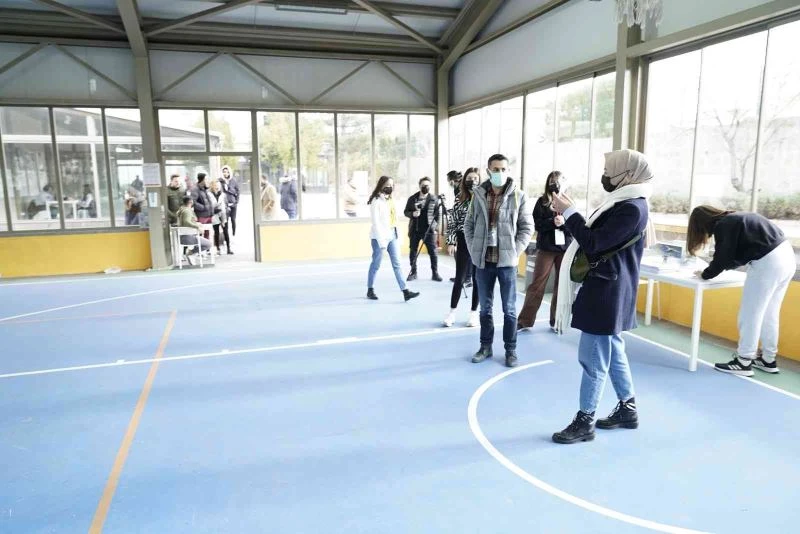 Kağıt uçaklar yarıştı
