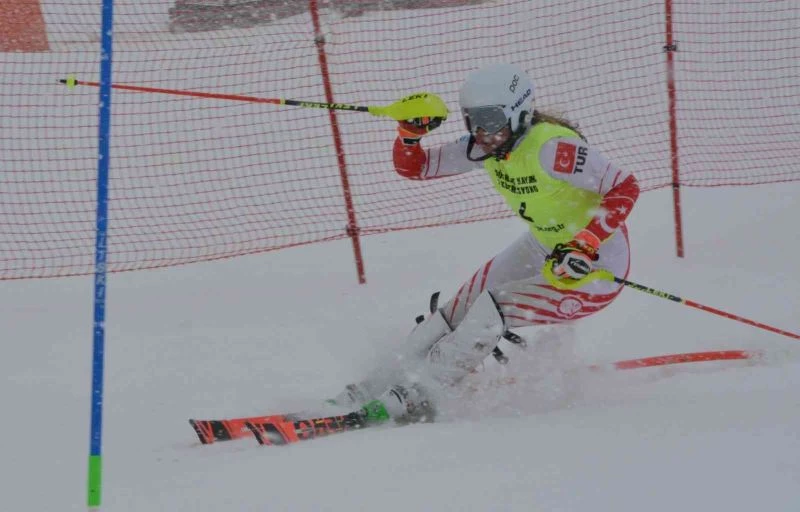 Fıs Anatolian Kupasında 2 altın,2 gümüş 1 bronz madalya
