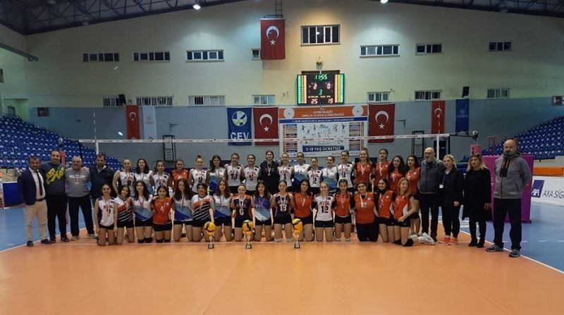 Aydın’da okul sporlarında voleybol heyecanı tamamlandı
