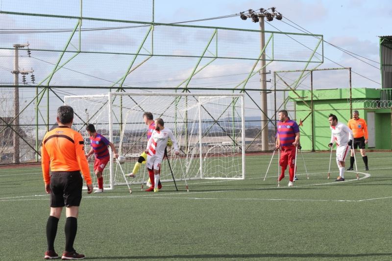 Gebze ampute ekibinden 3-1’lik galibiyet
