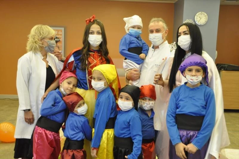 Lösemiyi yenen 8 çocuk, diğer hastalara umut olmak için bir araya geldi