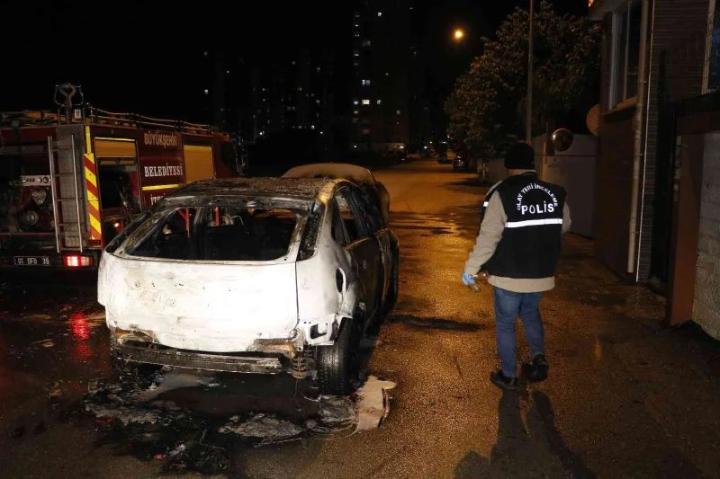 Otomobilinin üzerinde haciz olduğu için ateşe verip yaktı
