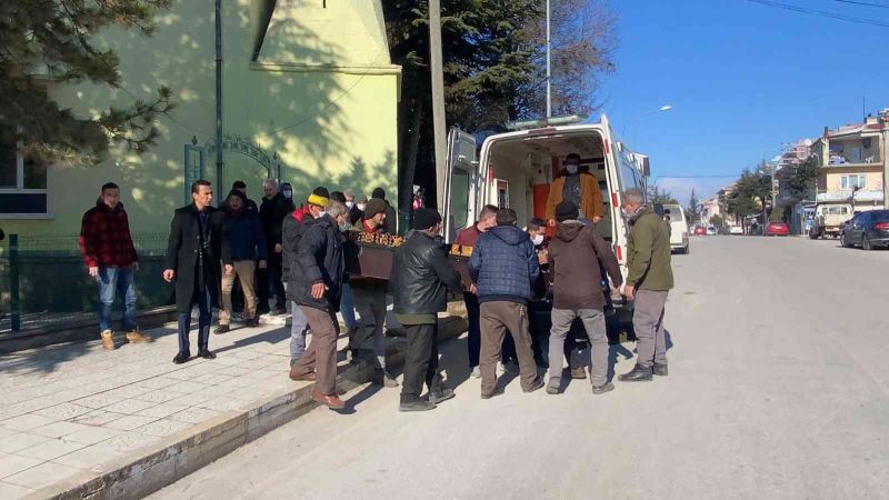 Eskişehir’de kaçak içkiden zehirlenen kişi hayatını kaybetti
