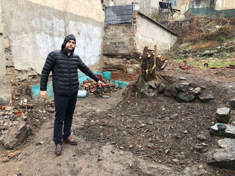  Afyonkarahisar’da bir garip türbe hikâyesi
