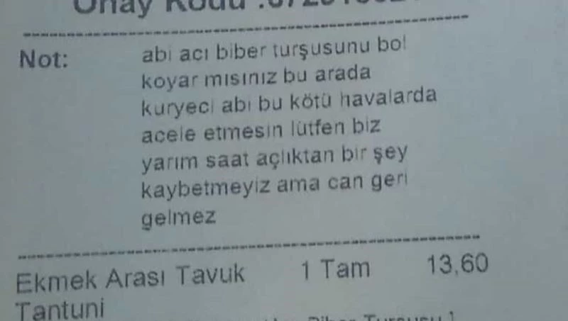 Yemek siparişi veren müşteri kuryeye o güzel notu bıraktı
