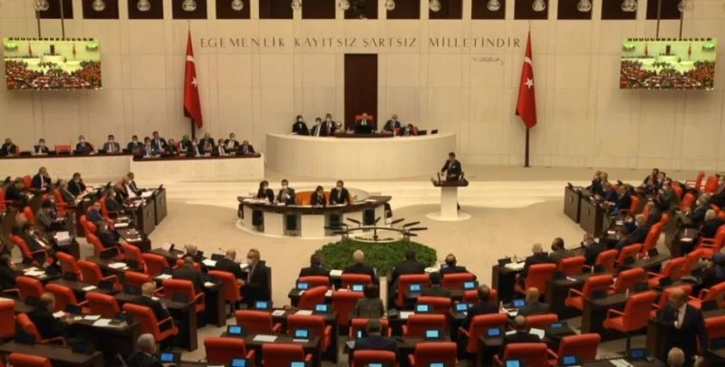 Aydemir Genel Kurul’da yasa teklifini paylaştı
