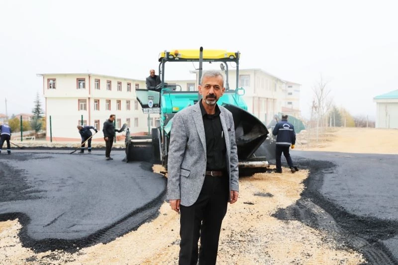 Battalgazi’deki futbol sahasına çevre düzenlemesi
