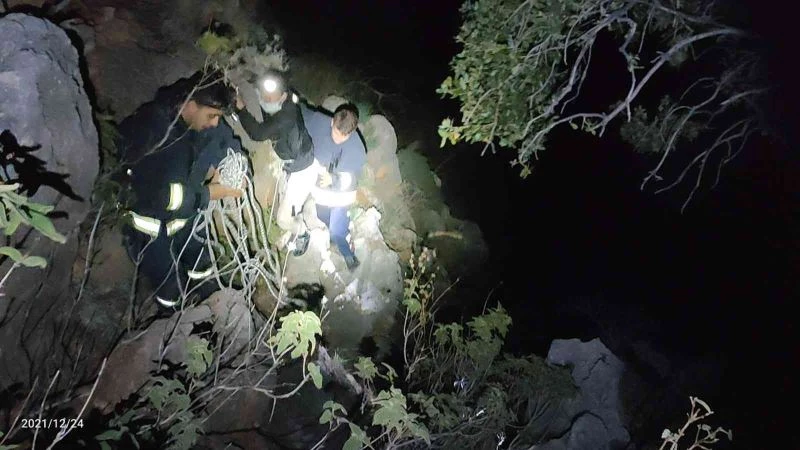 Alanya Kalesi’nde mahsur kalan Kırgız turistleri itfaiye kurtardı
