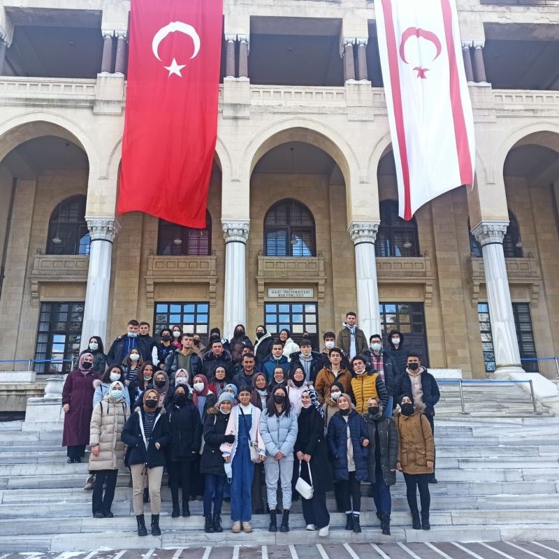 Emet’te üniversite sınavlarına hazırlanan öğrencilerin Ankara gezisi
