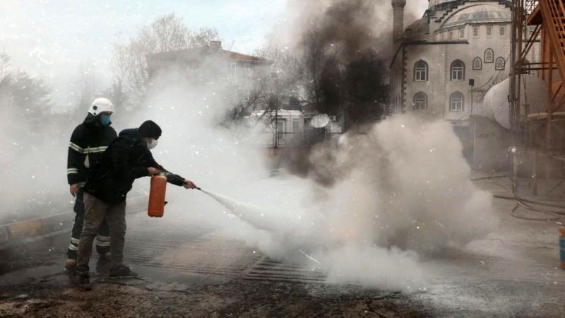 Gönüllülere yangın eğitimi
