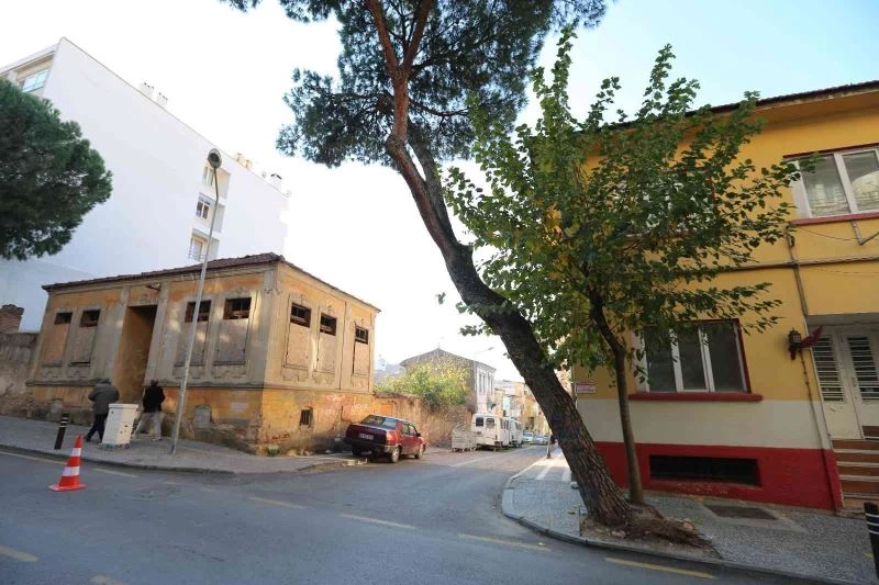 Efeler Belediyesi can ve mal güvenliğini tehdit eden ağaçlarla ilgili çalışma başlattı
