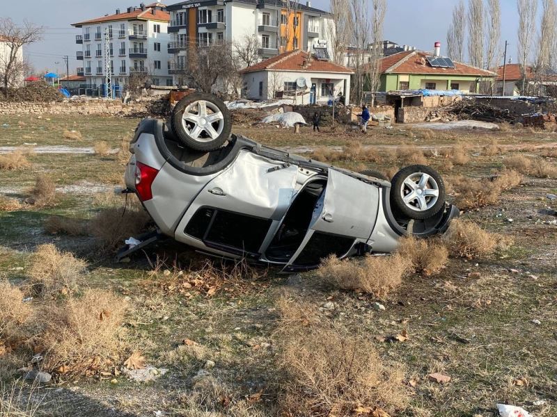 Gaz ve fren pedalına sıkışan paspas kazaya neden oldu
