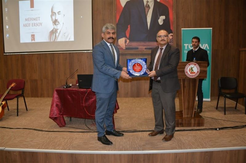 Gediz’de “Yüreklerde Âkif, Dillerde Hürriyet” konulu konferans
