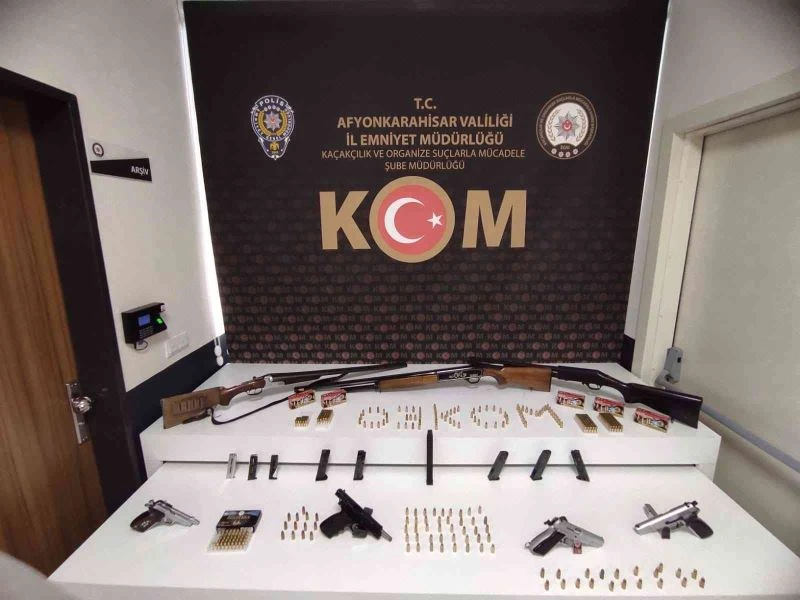 Tırpan operasyonu kapsamında Afyonkarahisar’da 9 kişi gözaltına alındı
