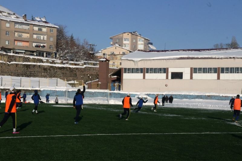 Hiç gol yemeyen namağlup Özgüzeldere Spor’da hedef şampiyonluk
