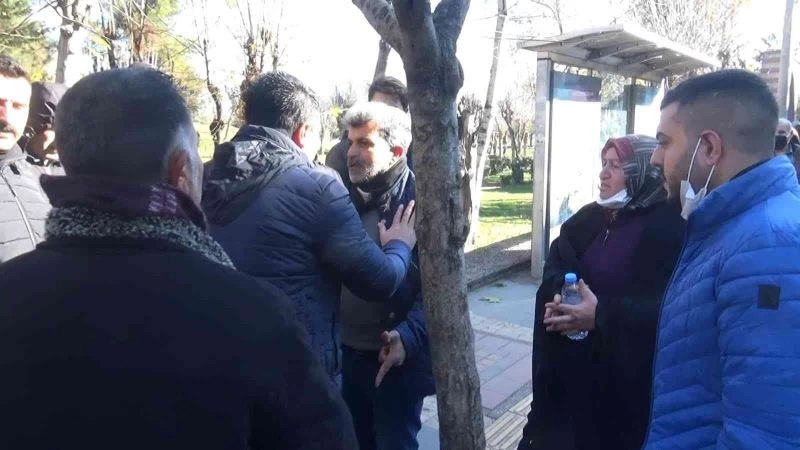 Evlat nöbetindeki aileler, İHD’den çocukları için açıklama yapmalarını istedi
