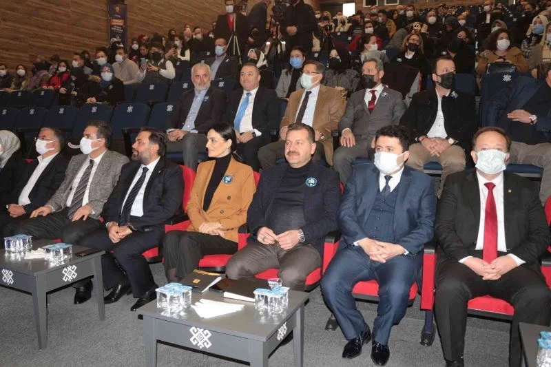 AK Parti 2023 seçimlerine eğitimle hazırlanıyor
