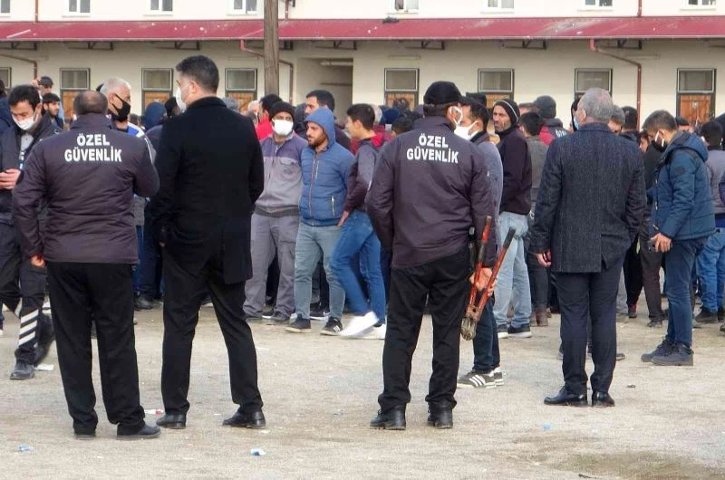 Seyisler greve gitti, yarışlar 2 buçuk saat ertelendi
