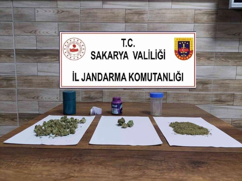 Gurbetçilerin kaçak soktuğu uyuşturucu, jandarma ekiplerince yakalandı
