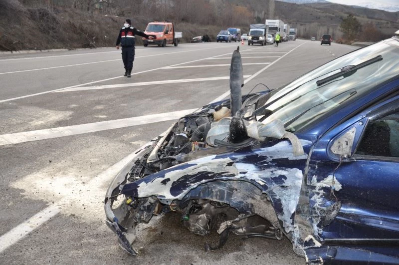 Suşehri’nde Trafik Kazası: 5 Yaralı
