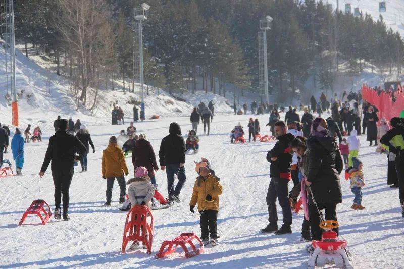 Yılbaşı öncesi Palandöken tıklım tıklım
