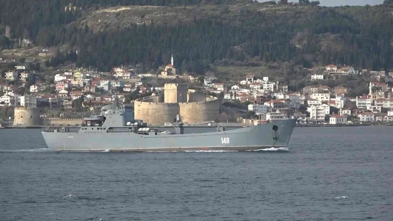 Rus savaş gemisi ‘Orsk’ Çanakkale Boğazı’ndan geçti
