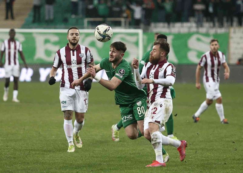 Bursaspor geçen sezonun 11 puan gerisinde kaldı
