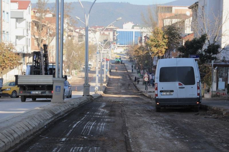 Akşemsettin Caddesi asfaltlandı
