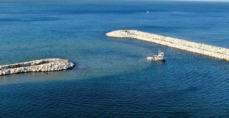 Bursa’da balıkçı barınağının girişi kumla doldu, balıkçılar mağdur oldu
