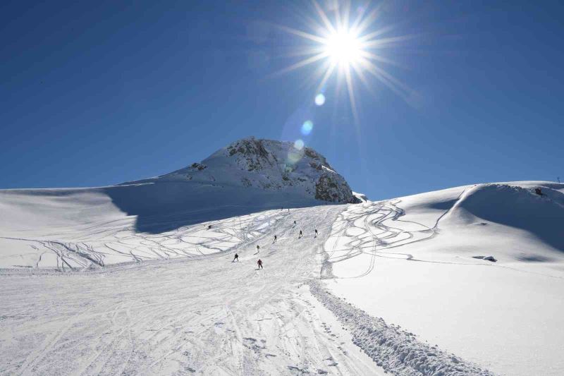 Vali Akbıyık: “40 bin çocuğa kayak eğitimi verdik”
