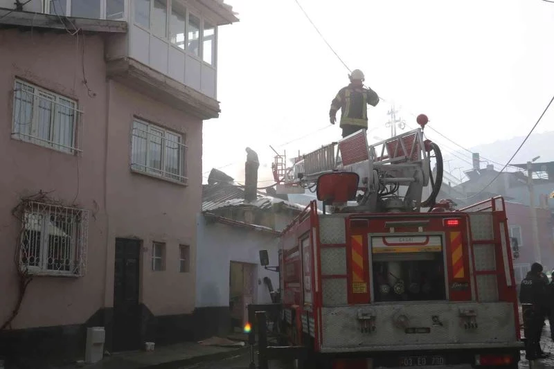 Kömür sobasını yakınca az daha canından oluyordu