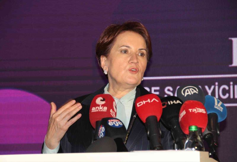 Meral Akşener, İzmir’de iş dünyasıyla buluştu
