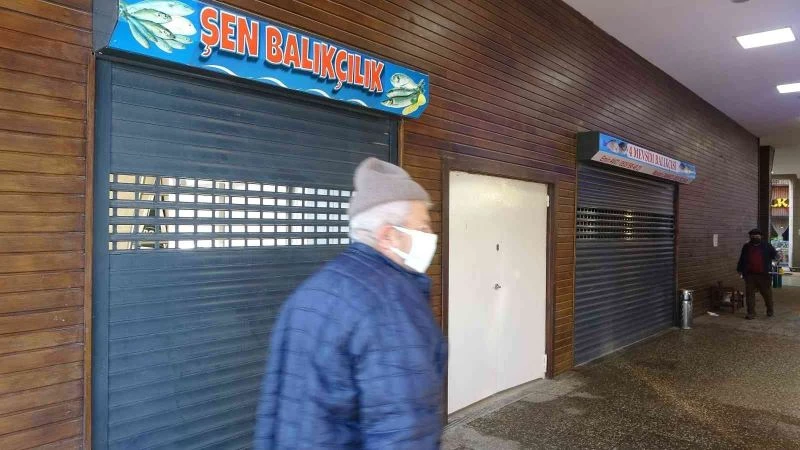 Balık sezonu bitmeden çoğu esnaf tezgahını şimdiden kapattı
