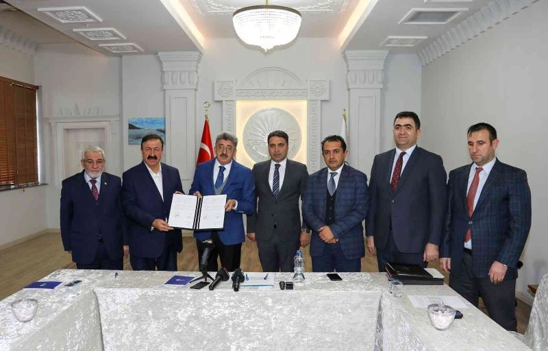 Van Büyükşehir Belediyesinde ‘sosyal denge tazminatı’ imzalandı
