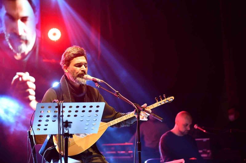 Trabzon’da Mehmet Akif Ersoy’un anısına Uğur Işılak konseri düzenlendi
