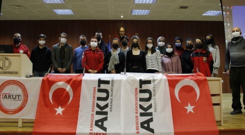 Akut Kulübü’nden “Deprem Bilinçlendirme Semineri”
