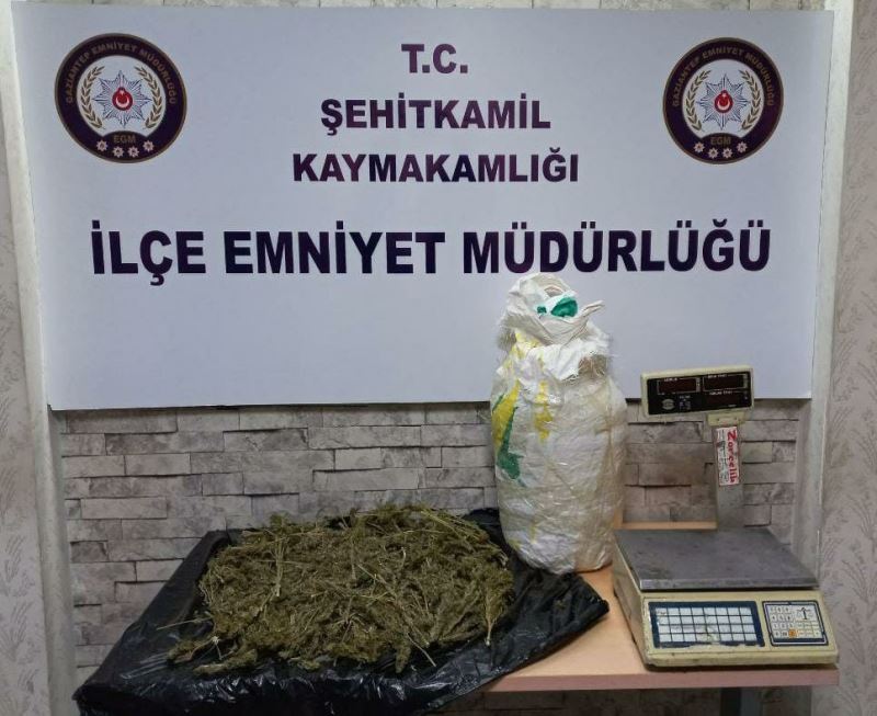 Gaziantep’te 2 kilo 480 gram esrar yakalandı
