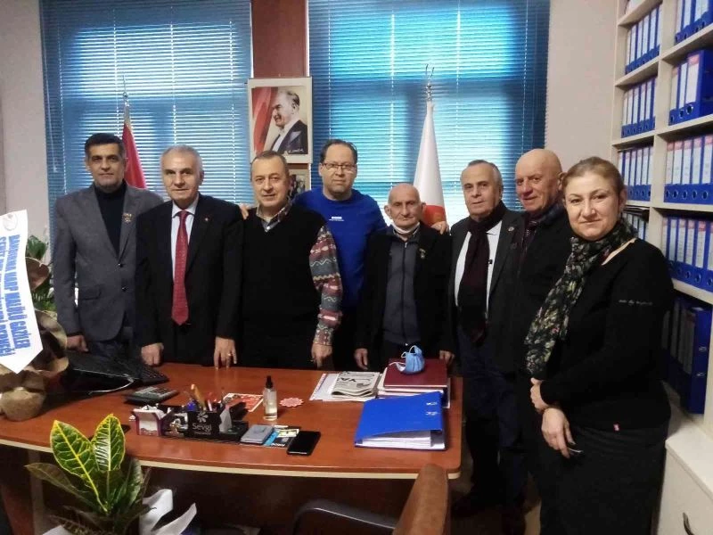 Emekliler Derneğinden şehit ve gazi ailelerine jest
