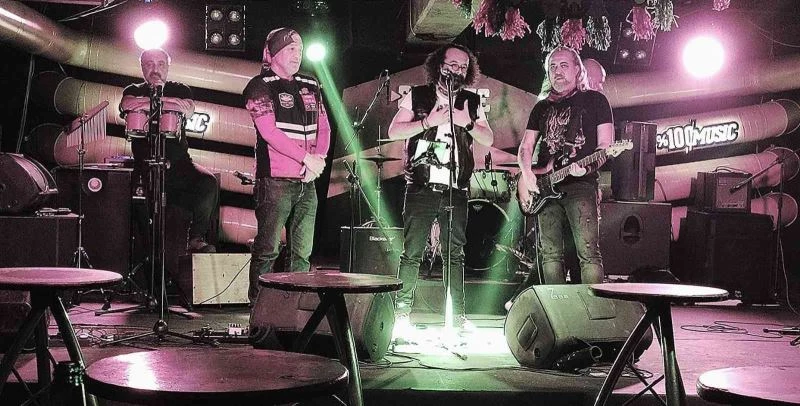 Motosiklet tutkunları şiddete vurgu için toplandı
