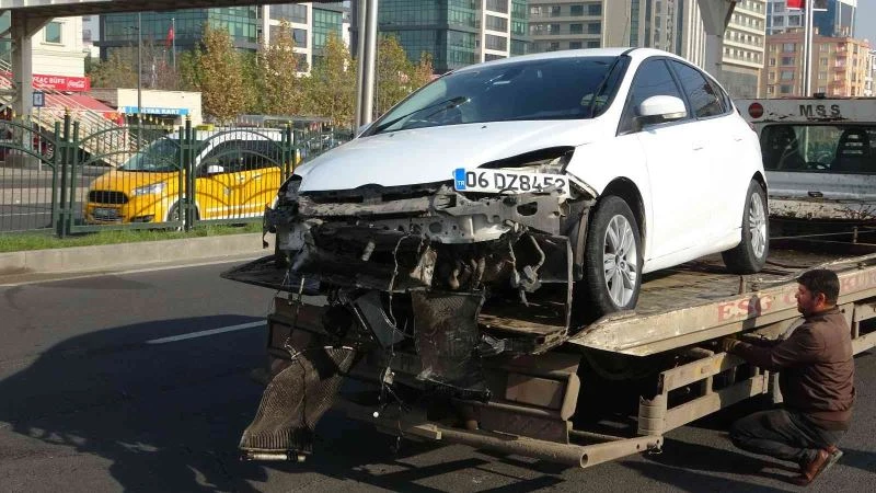 Ehliyetsiz sürücü kaza yaptı, meraklıları da çoklu kazaya neden oldu
