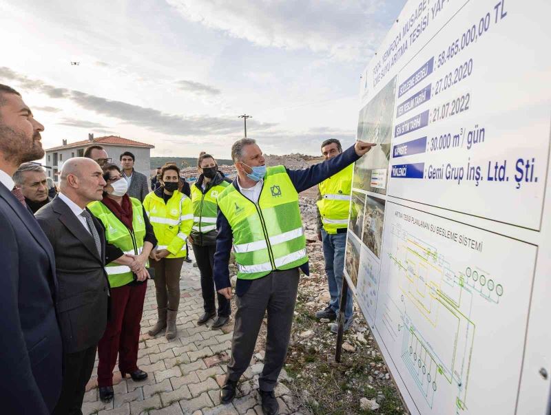 Başkan Soyer, Foça’da yatırımları inceledi ve muhtarları dinledi
