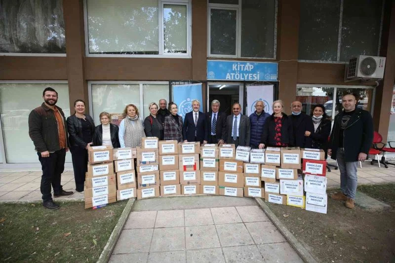 Emekliler Meclisi’nin 100 bininci kitap gururu
