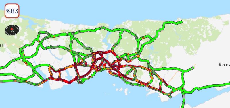 İstanbul’da trafik durma noktasına geldi, yoğunluk yüzde 85’e ulaştı
